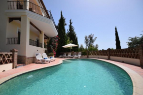 Casa Amarilla, Frigiliana Luxury Country villa with pool and parking HansOnHoliday Rentals, Frigiliana